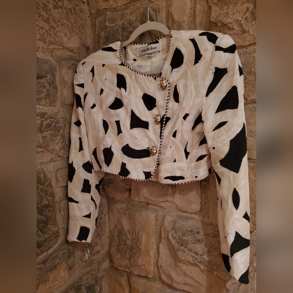 Saks Fifth Avenue Jackets & Blazers - Saks Fifth Avenue - Vintage Silk Cropped Jacket